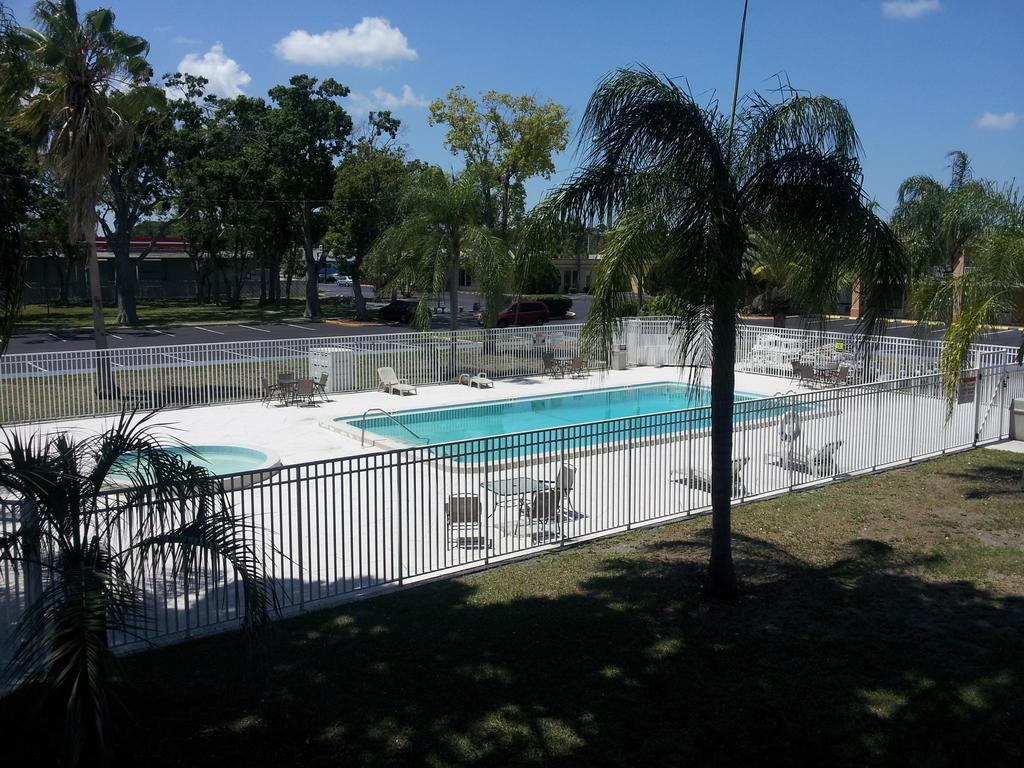 Quality Inn Saint Petersburg North-Tampa Bay Exterior photo